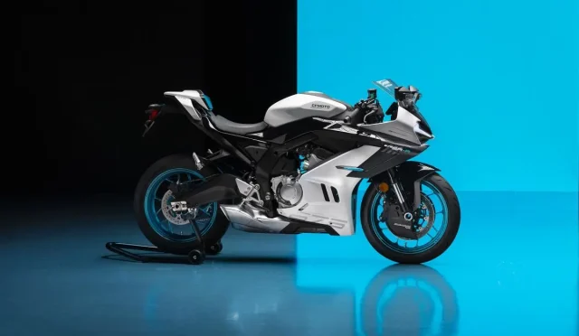 Büyük Abilere Meydan Okuyor, CFMoto 675SR-R