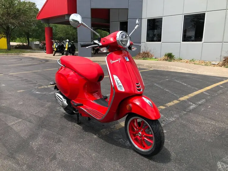 VESPA PRIMAVERA 50 RED 1