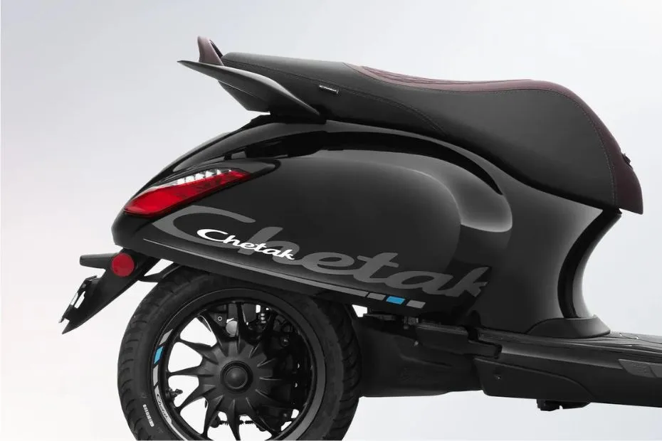 Bajaj-chetak-3201