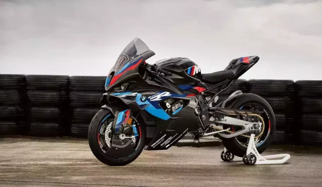 BMW M1000RR hakkında inanılmaz bilgiler