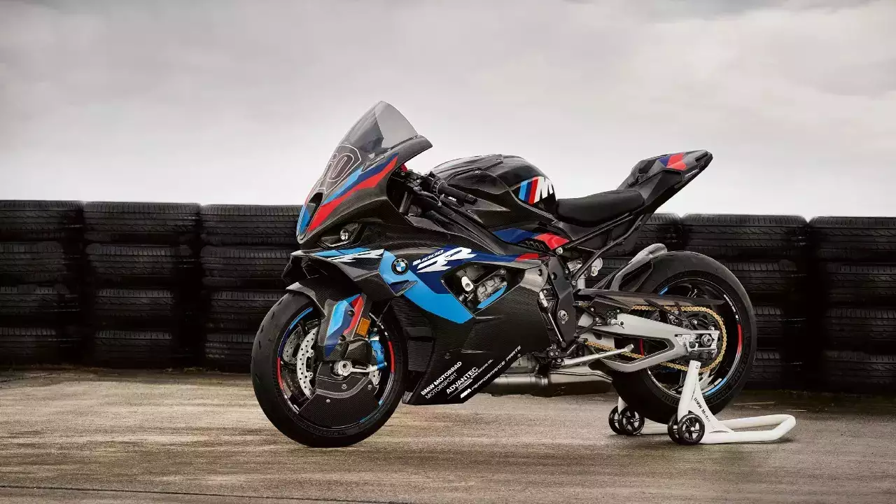 BMW M1000RR hakkında inanılmaz bilgiler