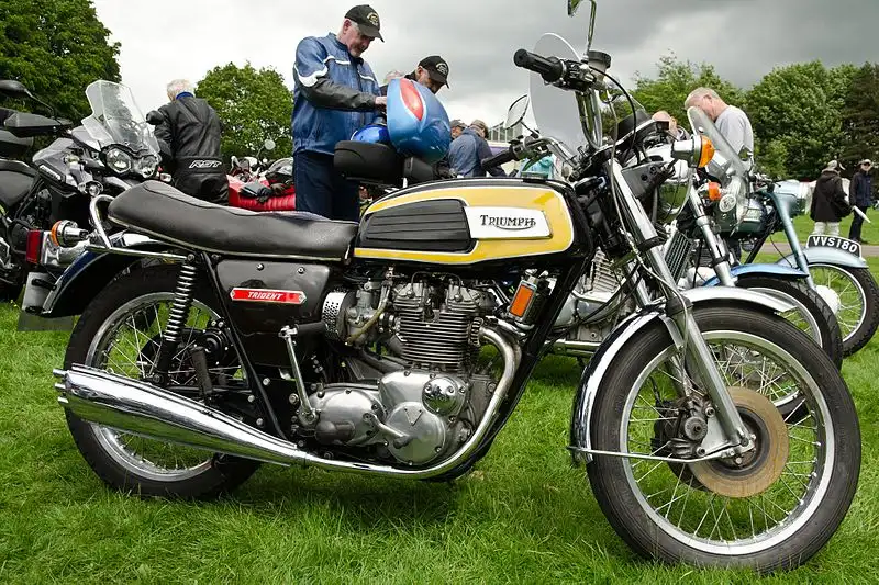 Triumph Trident T150