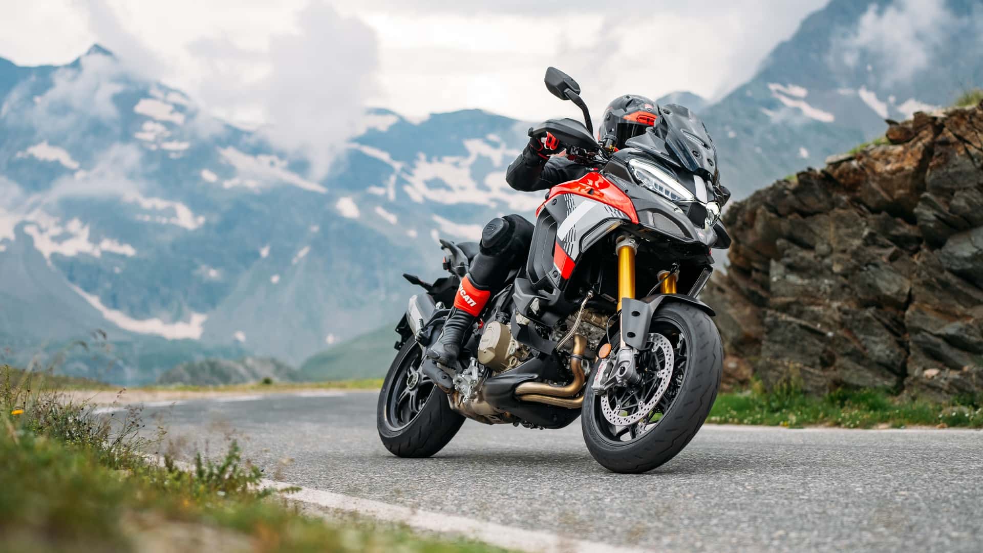 2025 ducati multistrada v4 pikes peak riding 2