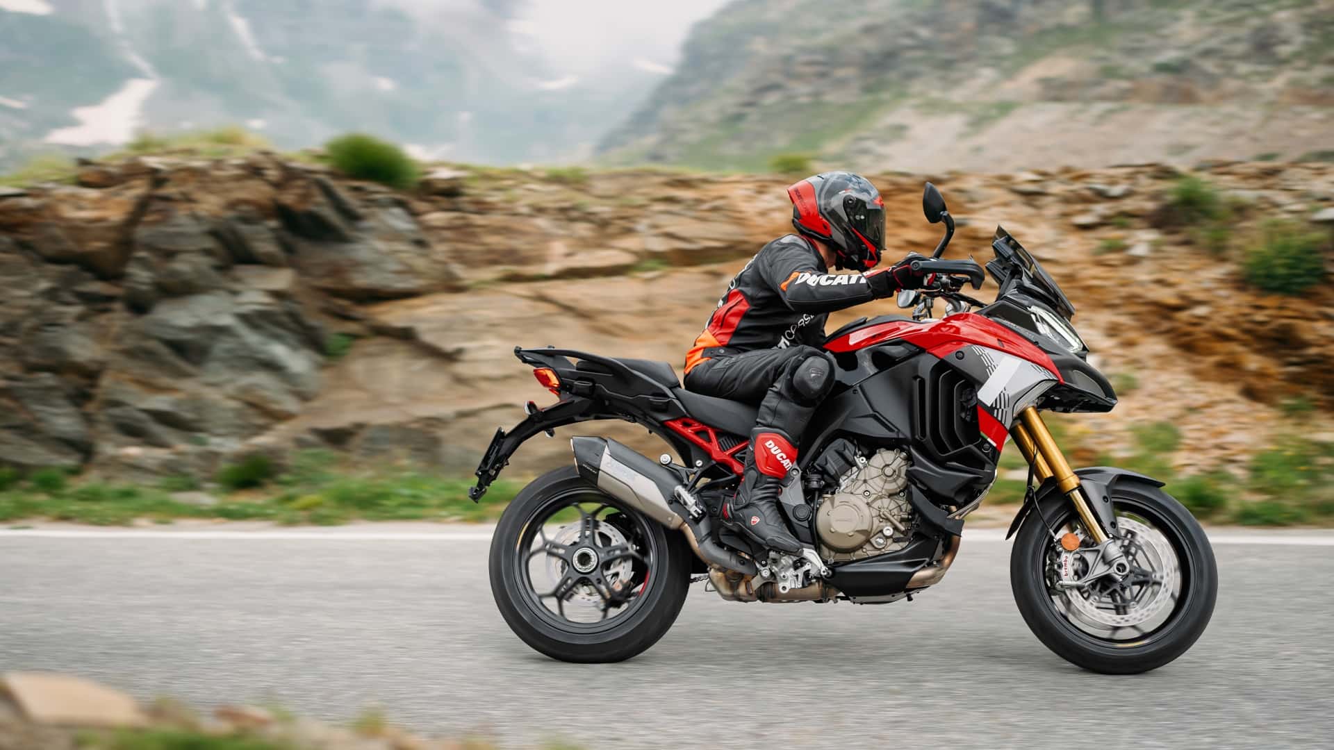 2025 ducati multistrada v4 pikes peak riding 3