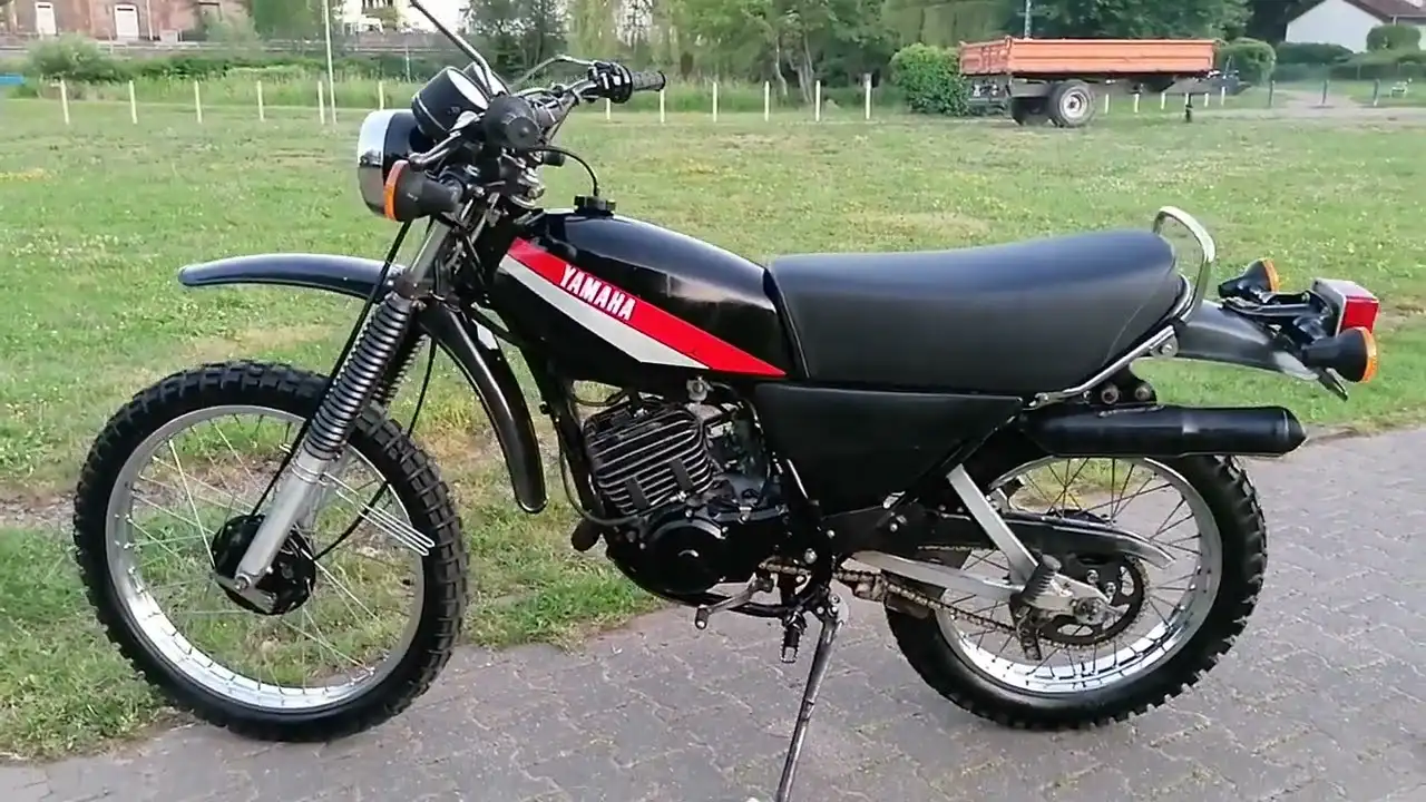 Yamaha DT175MX 4