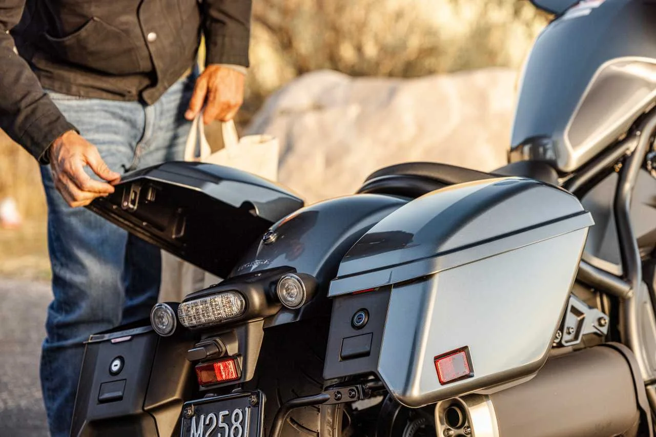 Motosiklet Çantasına Neler Konulmalı? Uzun Yol Listesi (2025)