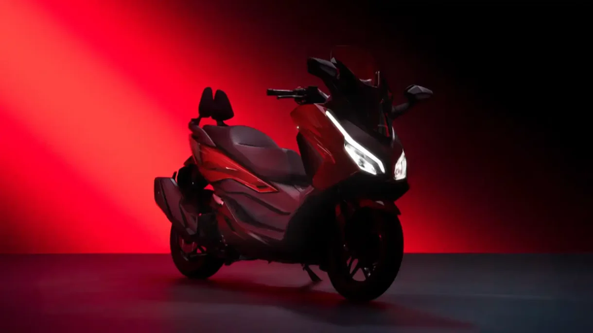 Honda Motorcycles Europe New 2025 Forza 350 11