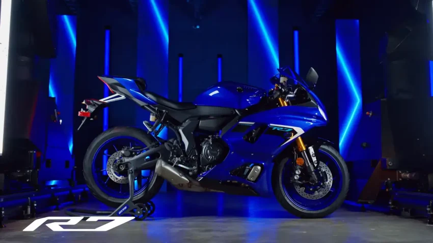 2025 Yamaha R7 Geliyor