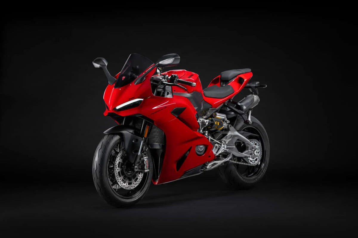 2025 Ducati Panigale V2 18 1200x800 1