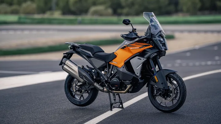 2025 KTM 1390 Super Adventure S 2